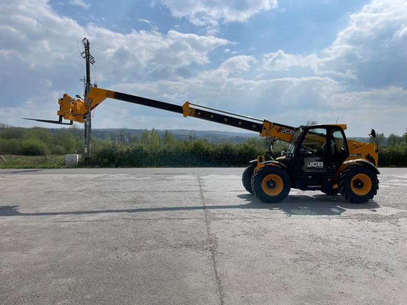 engin de chantier JCB 535-95